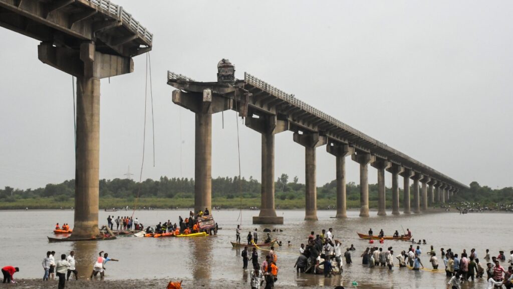 	Vehicles fallen into Mahisagar river after bridge collapse