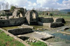 “Roman concrete walls and ruins showing self-healing lime clusters”
